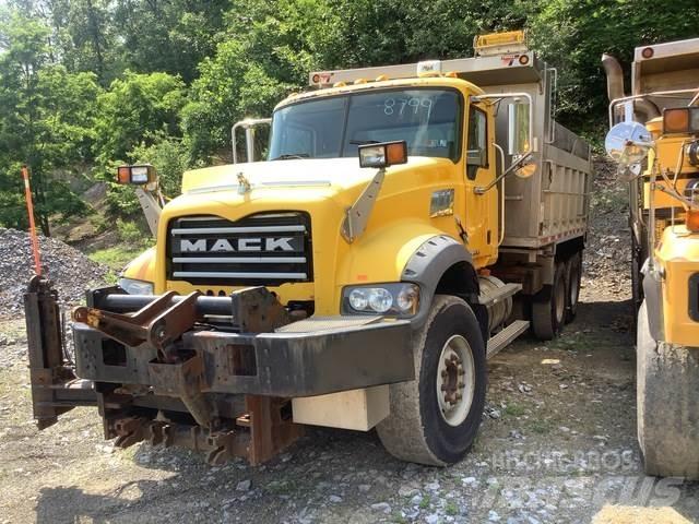 Mack 700 Lame spazzaneve e aratri