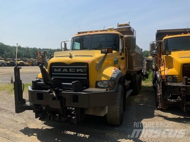 Mack 700 Lame spazzaneve e aratri
