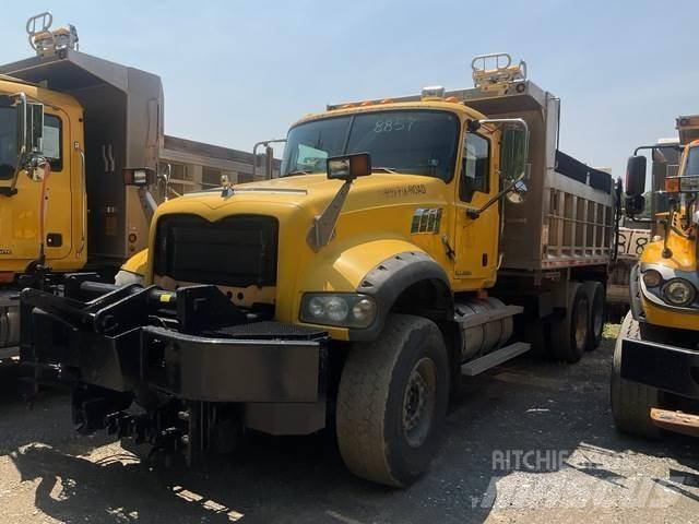 Mack 700 Lame spazzaneve e aratri