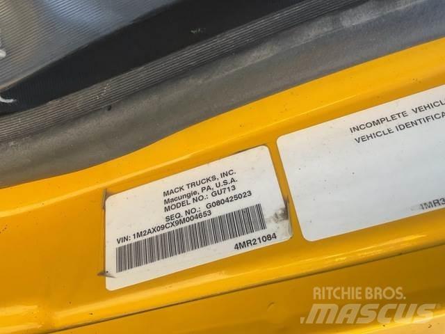 Mack 700 Lame spazzaneve e aratri