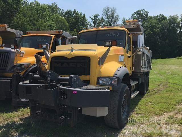 Mack 700 Lame spazzaneve e aratri