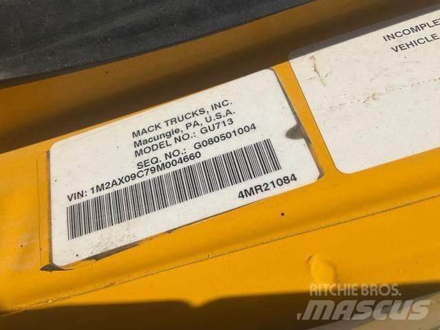Mack 700 Lame spazzaneve e aratri
