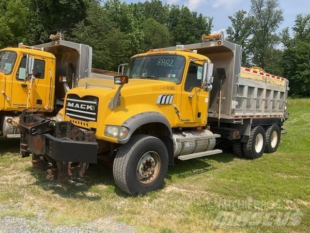 Mack 700 Lame spazzaneve e aratri