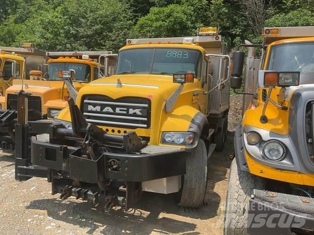 Mack 700 Lame spazzaneve e aratri