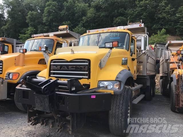 Mack 700 Lame spazzaneve e aratri
