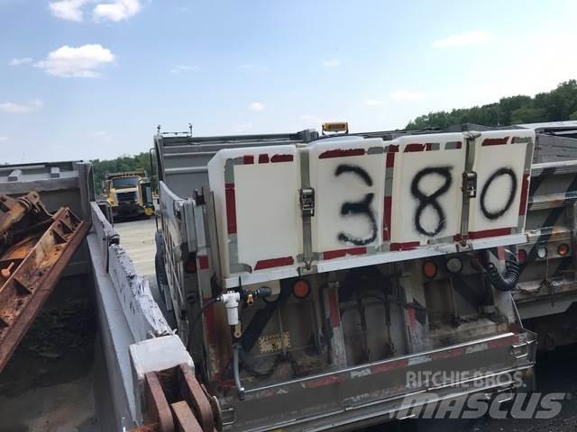 Mack 700 Lame spazzaneve e aratri