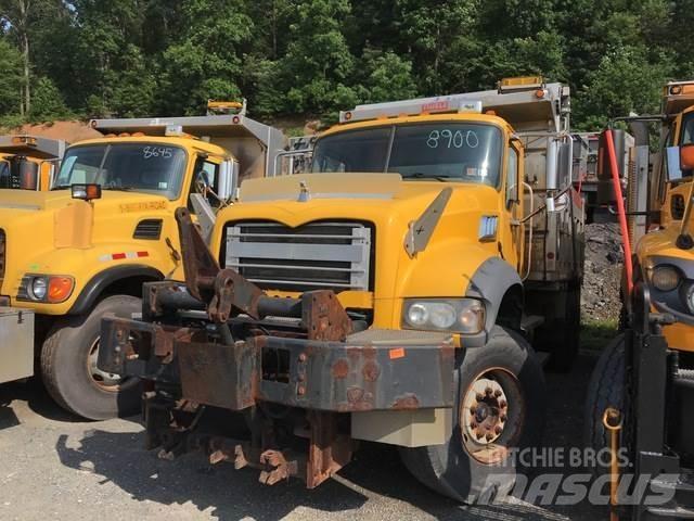 Mack 700 Lame spazzaneve e aratri