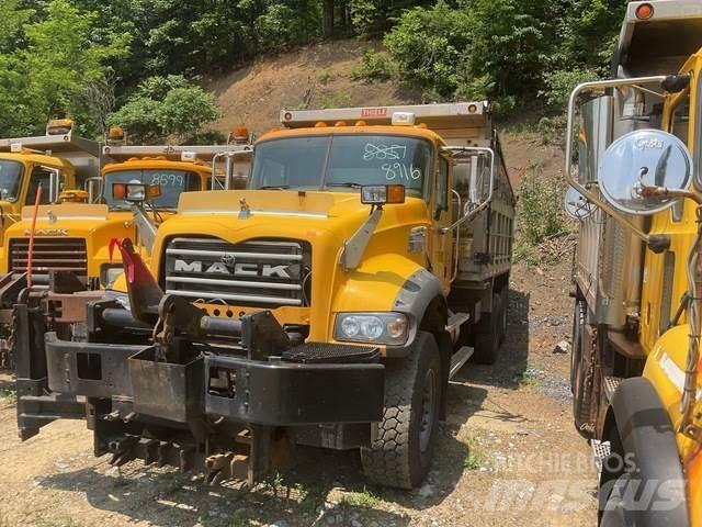 Mack 700 Lame spazzaneve e aratri