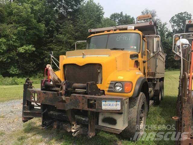 Mack 700 Lame spazzaneve e aratri