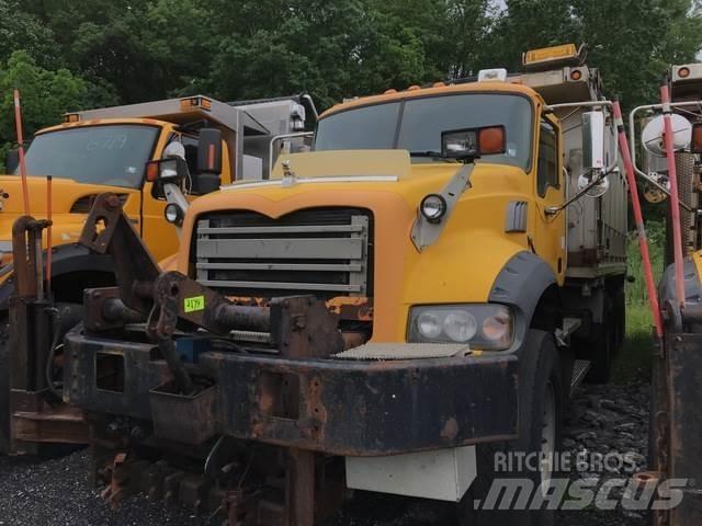 Mack 700 Lame spazzaneve e aratri
