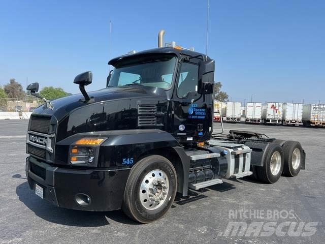 Mack AN64T Motrici e Trattori Stradali