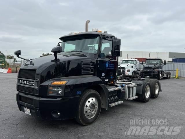 Mack AN64T Motrici e Trattori Stradali