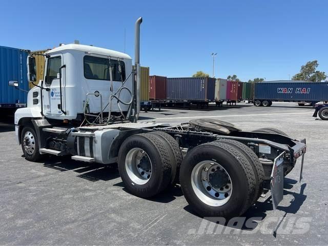 Mack AN64T Motrici e Trattori Stradali