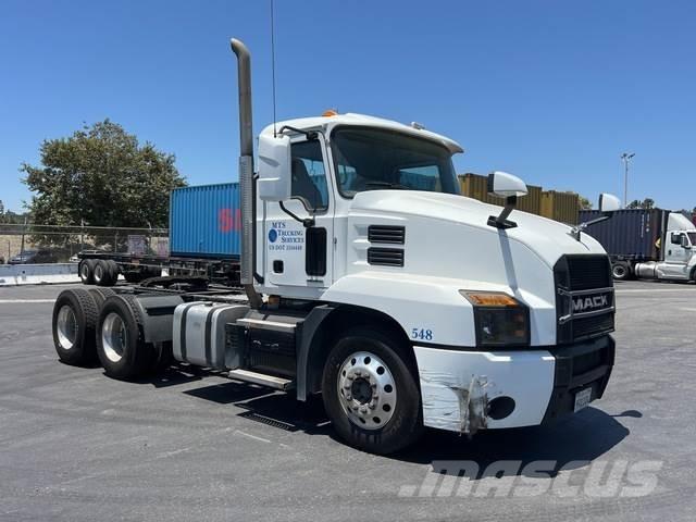 Mack AN64T Motrici e Trattori Stradali