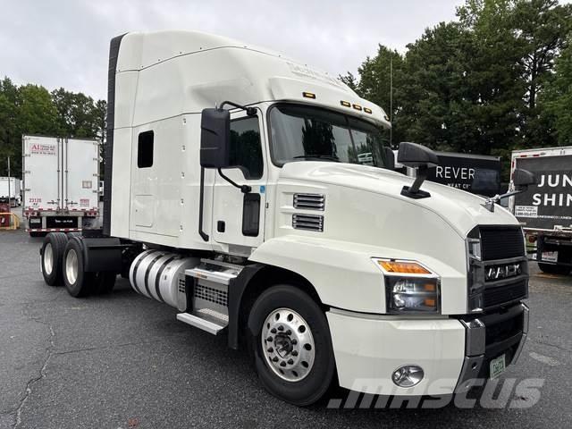 Mack AN64T Motrici e Trattori Stradali