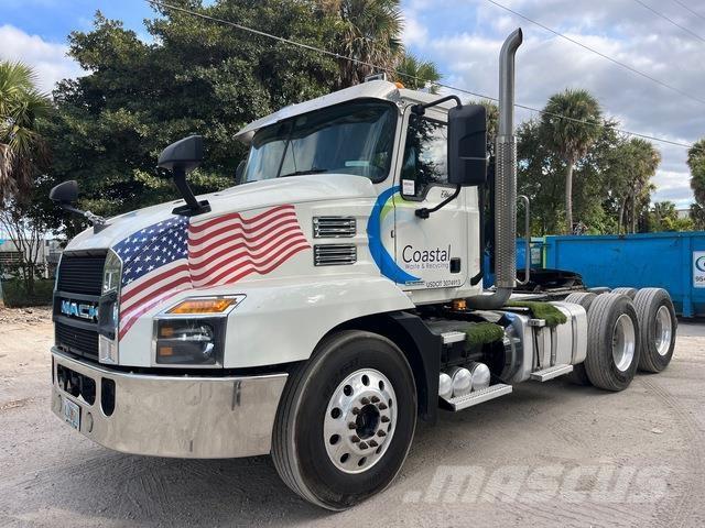 Mack AN64T Motrici e Trattori Stradali