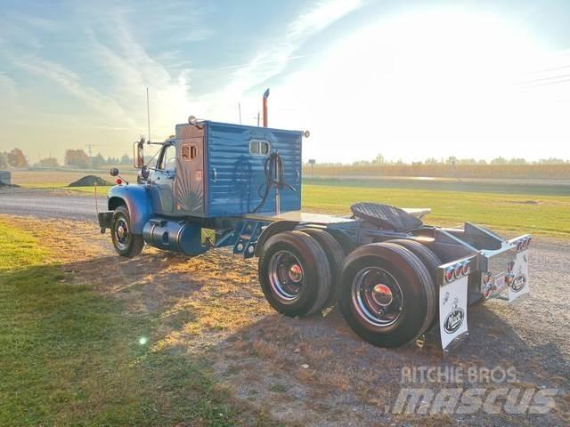 Mack B-61 Motrici e Trattori Stradali