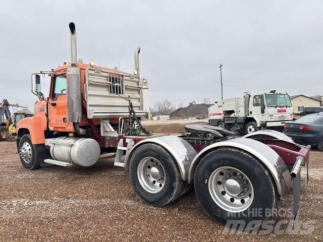 Mack CHN613 Motrici e Trattori Stradali