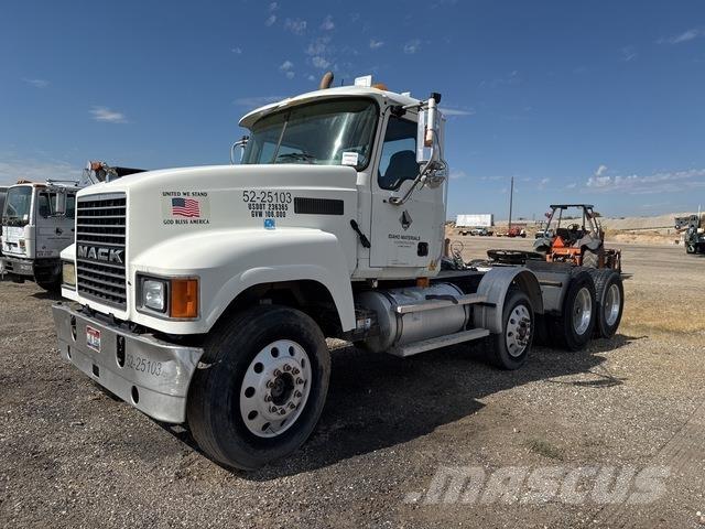 Mack CHN613 Motrici e Trattori Stradali