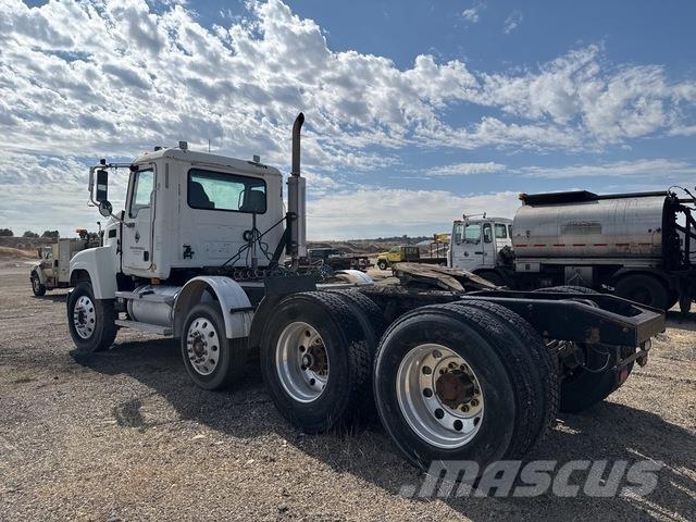 Mack CHN613 Motrici e Trattori Stradali