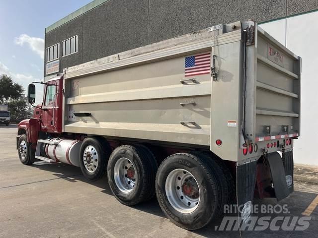Mack CHU613 Camion ribaltabili