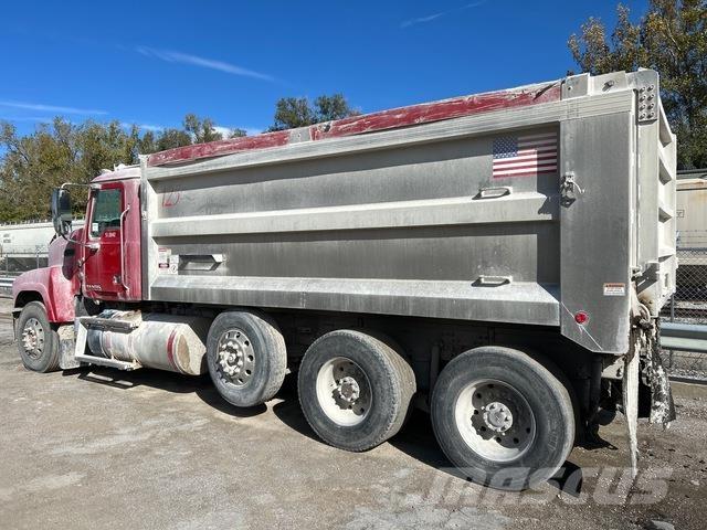 Mack CHU613 Camion ribaltabili