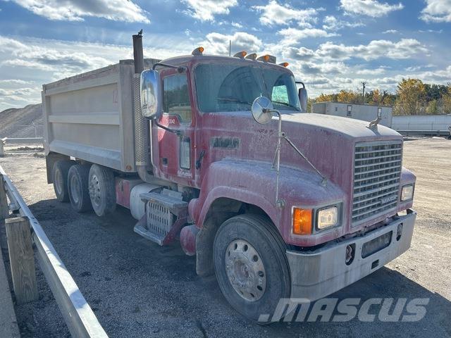 Mack CHU613 Camion ribaltabili