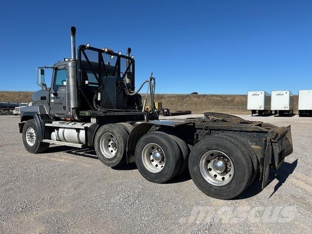Mack CL713 Motrici e Trattori Stradali