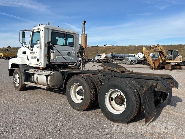Mack CL733 Motrici e Trattori Stradali