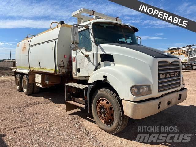Mack CSMR Cisterna