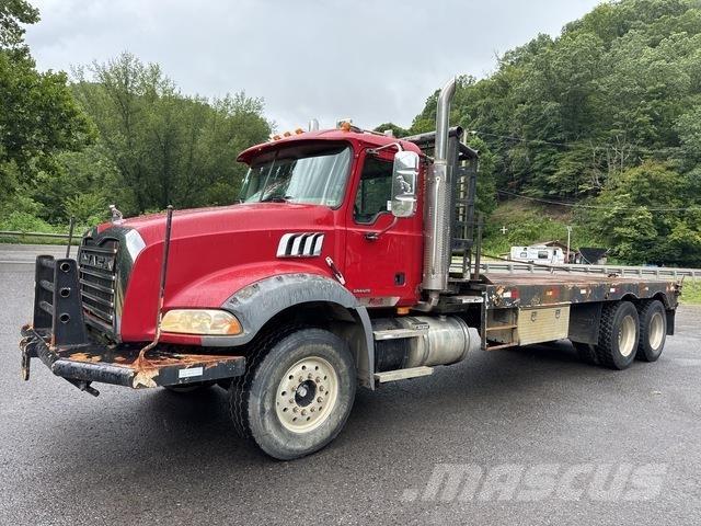 Mack CT713 Carroattrezzi