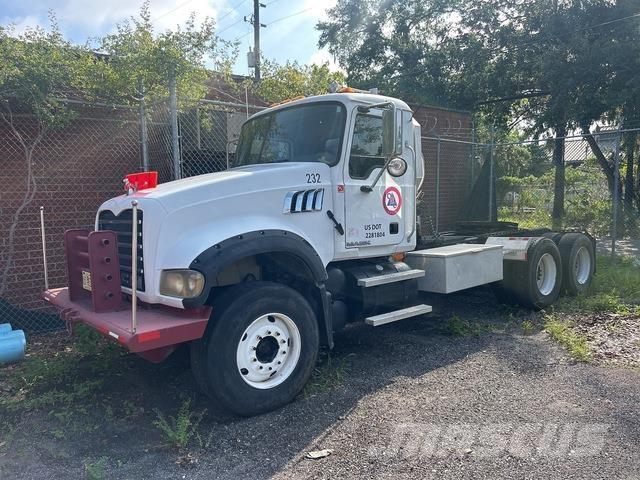 Mack CTP713 Motrici e Trattori Stradali