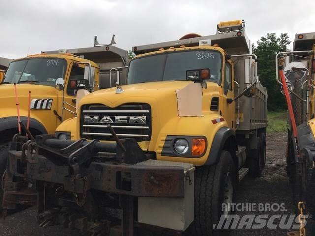 Mack CV700 Lame spazzaneve e aratri