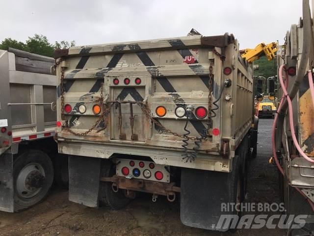 Mack CV700 Lame spazzaneve e aratri