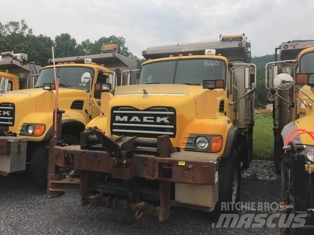 Mack CV700 Lame spazzaneve e aratri