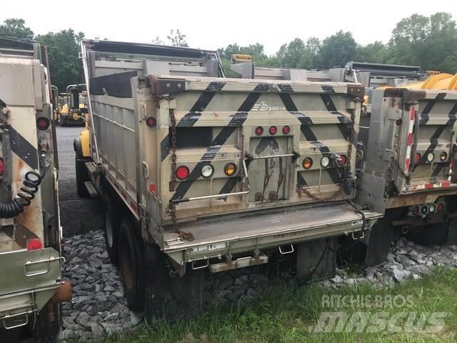 Mack CV700 Lame spazzaneve e aratri