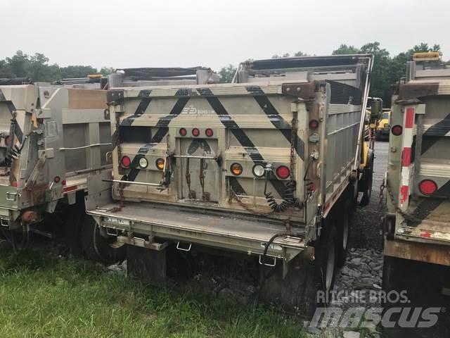 Mack CV700 Lame spazzaneve e aratri