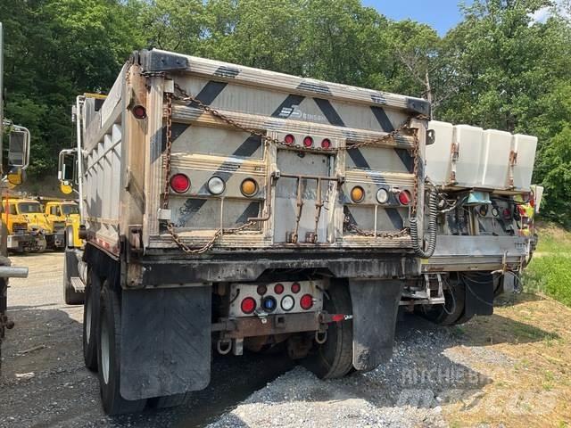 Mack CV700 Lame spazzaneve e aratri