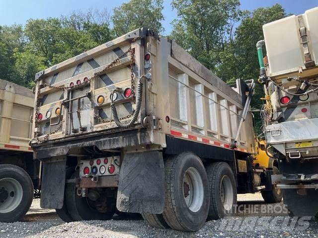 Mack CV700 Lame spazzaneve e aratri
