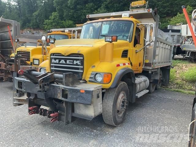 Mack CV700 Lame spazzaneve e aratri