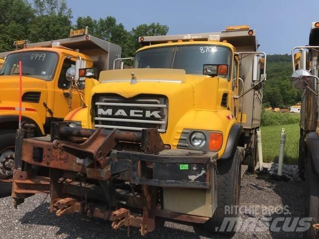 Mack CV700 Lame spazzaneve e aratri