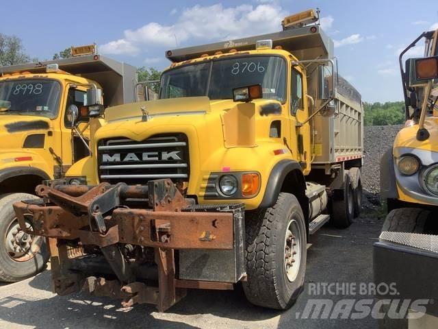 Mack CV700 Lame spazzaneve e aratri