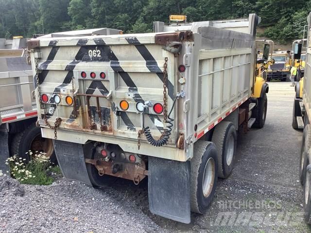 Mack CV700 Lame spazzaneve e aratri