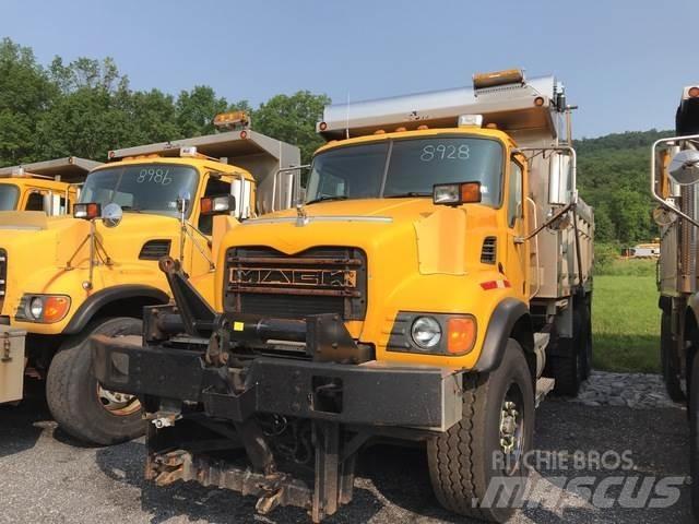 Mack CV700 Lame spazzaneve e aratri
