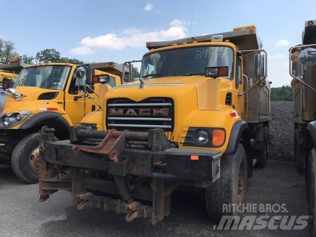 Mack CV700 Lame spazzaneve e aratri