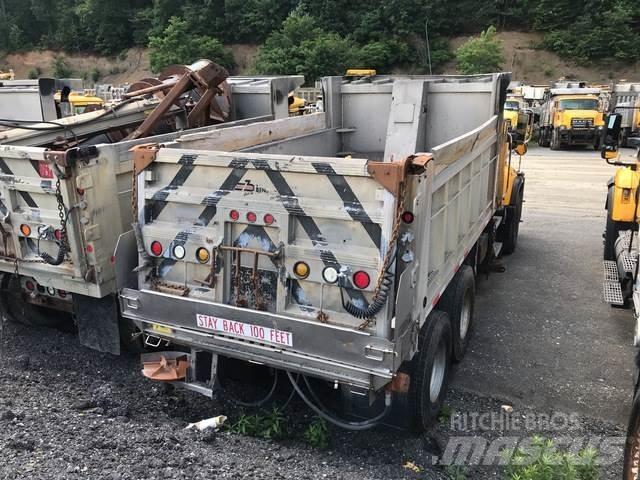 Mack CV700 Lame spazzaneve e aratri