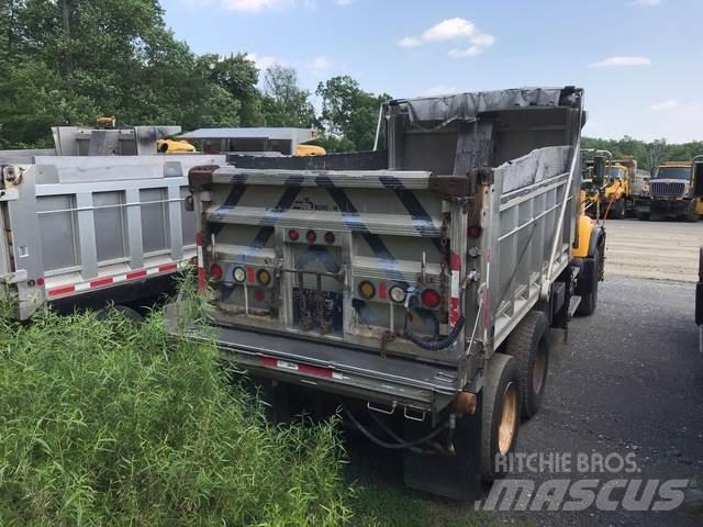Mack CV700 Lame spazzaneve e aratri