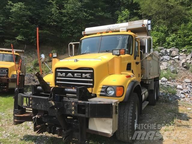 Mack CV700 Lame spazzaneve e aratri