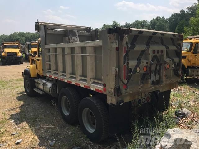 Mack CV700 Lame spazzaneve e aratri