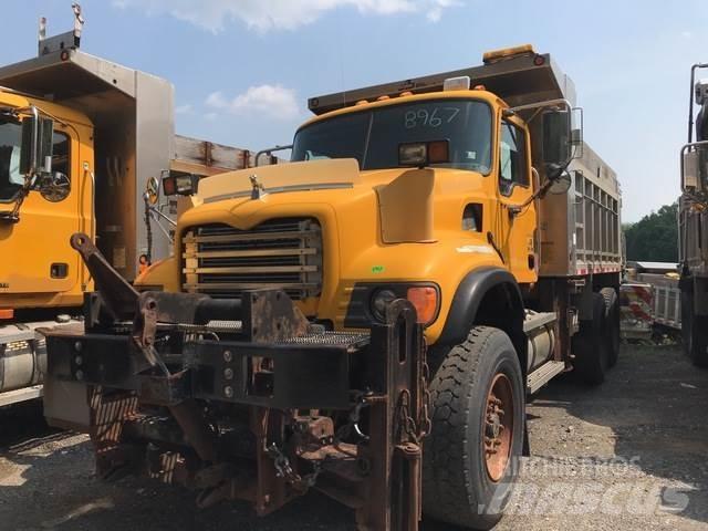 Mack CV700 Lame spazzaneve e aratri